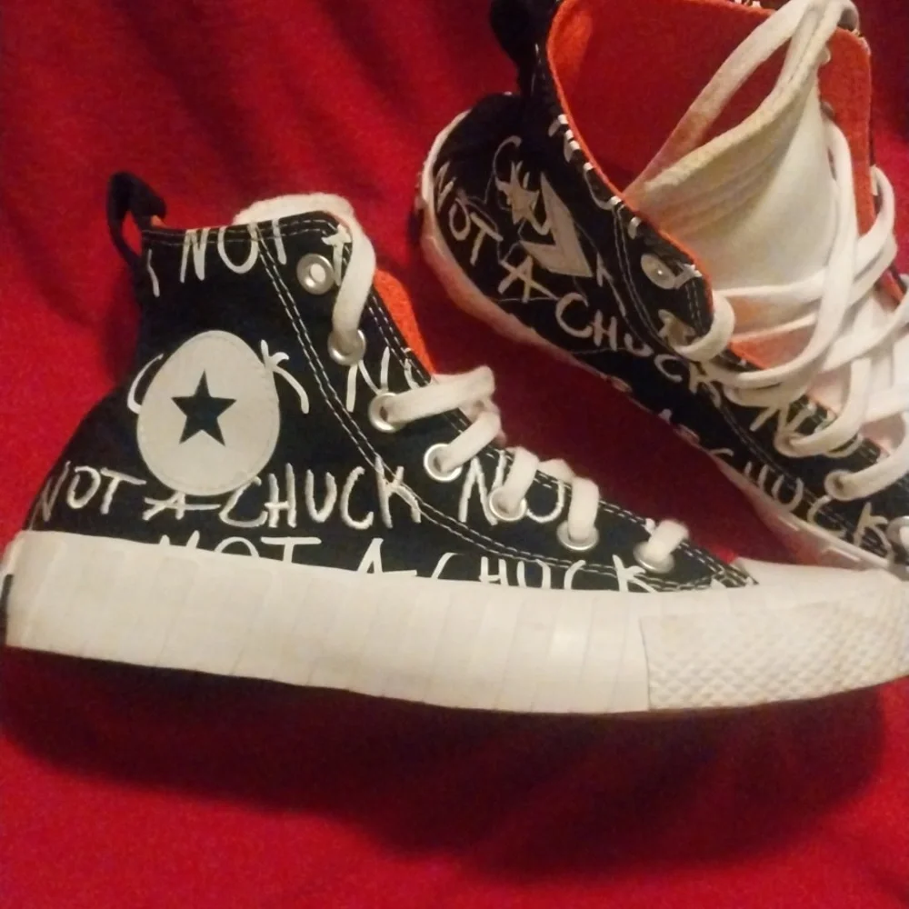 Converse Tennis Shoes